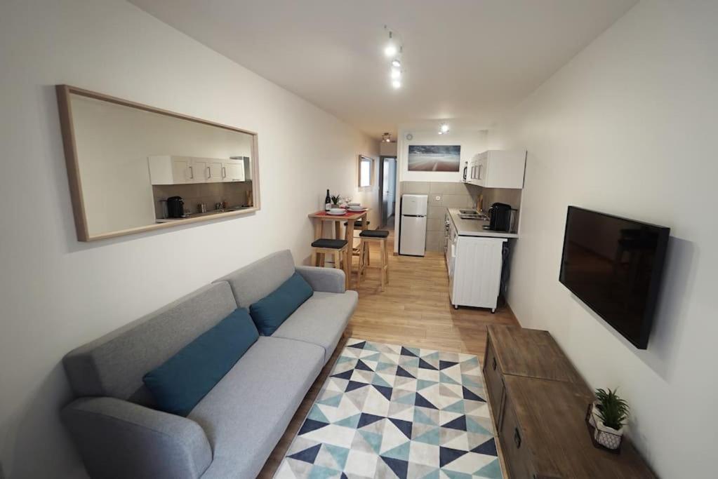 Le Calme D'un Joli Patio En Centre-ville Apartment *